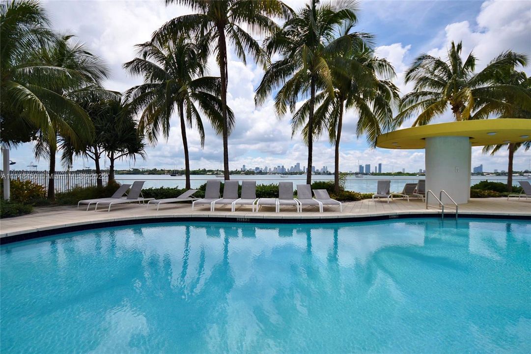 Recently Sold: $825,000 (2 beds, 2 baths, 1262 Square Feet)