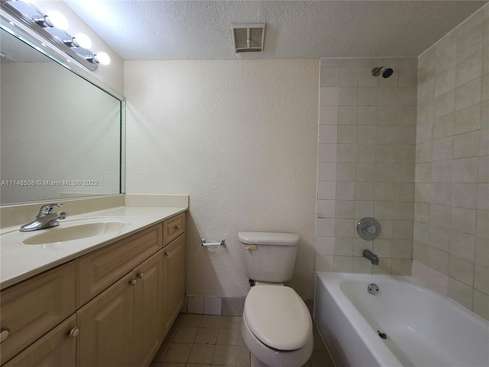 Недавно арендовано: $2,100 (3 спален, 2 ванн, 972 Квадратных фут)