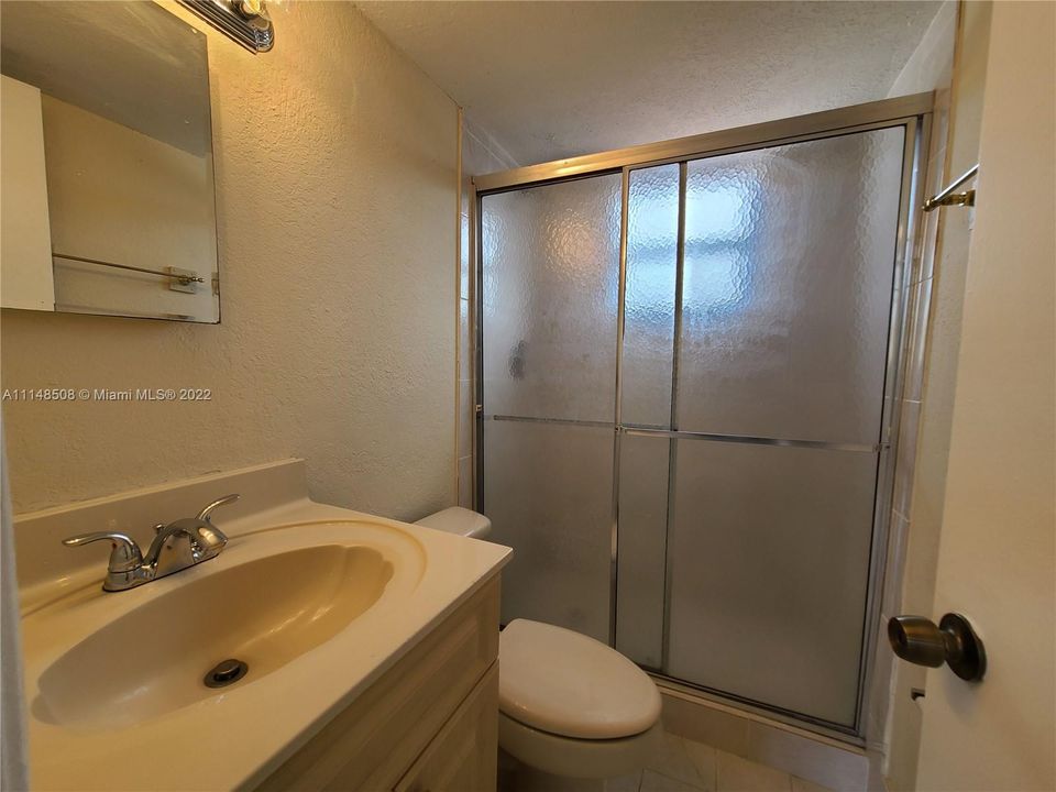 最近租的: $2,100 (3 贝兹, 2 浴室, 972 平方英尺)