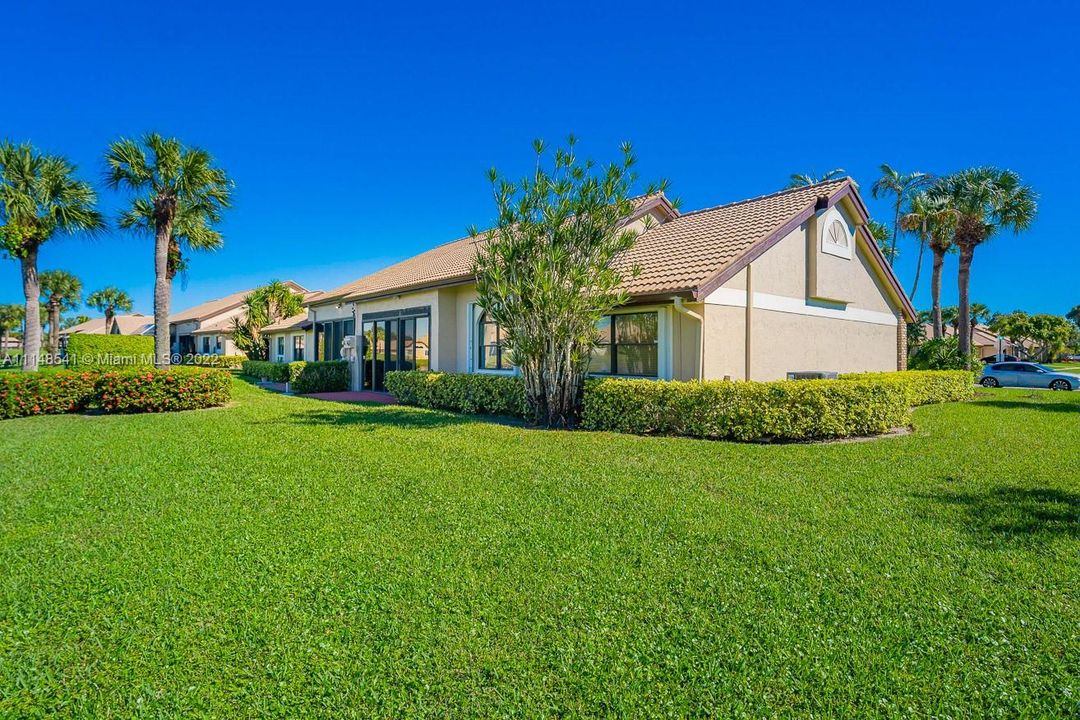 最近售出: $155,000 (3 贝兹, 2 浴室, 1688 平方英尺)