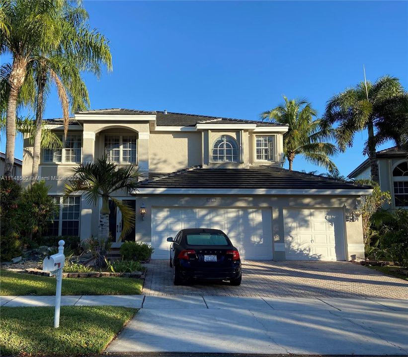 Recently Sold: $774,999 (4 beds, 2 baths, 3425 Square Feet)