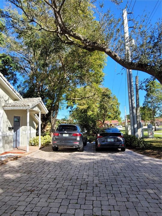 Recently Rented: $1,975 (2 beds, 2 baths, 1100 Square Feet)