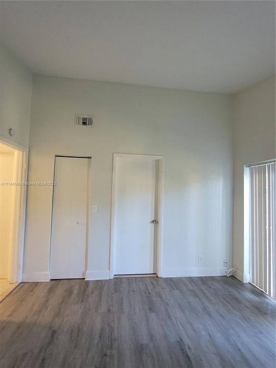 Recently Rented: $1,975 (2 beds, 2 baths, 1100 Square Feet)
