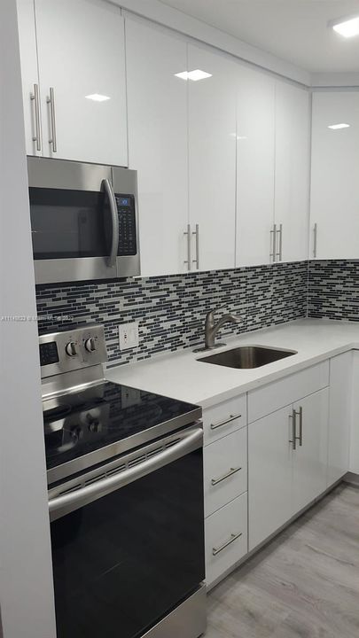 Recently Rented: $2,400 (2 beds, 2 baths, 1138 Square Feet)