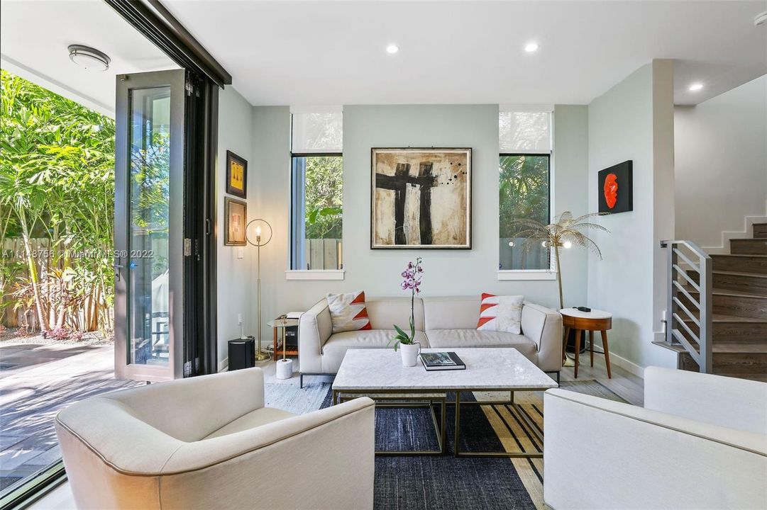 Recently Sold: $985,000 (3 beds, 2 baths, 1817 Square Feet)