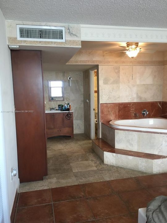 最近租的: $2,700 (2 贝兹, 2 浴室, 1145 平方英尺)