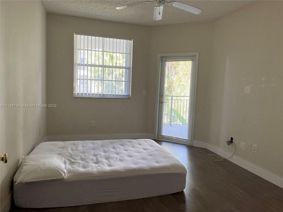 Recently Rented: $2,100 (1 beds, 1 baths, 893 Square Feet)