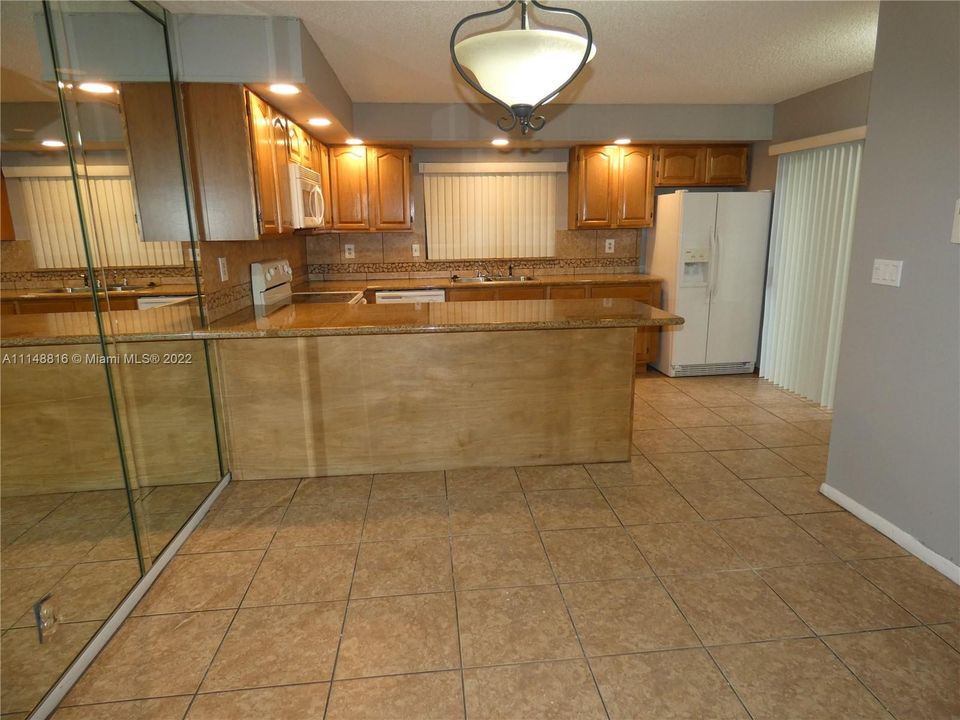 Recently Rented: $2,395 (2 beds, 2 baths, 1380 Square Feet)