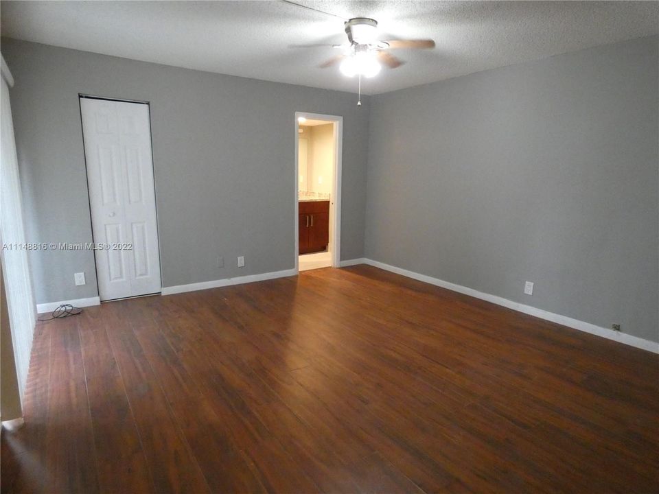 Recently Rented: $2,395 (2 beds, 2 baths, 1380 Square Feet)