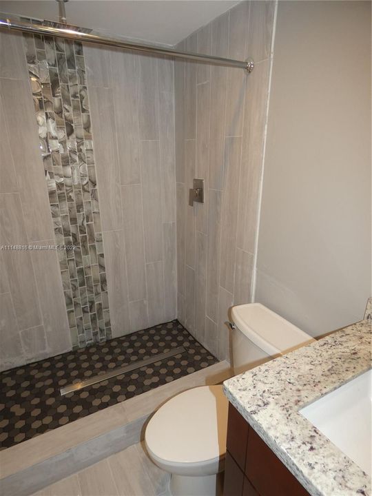 Recently Rented: $2,395 (2 beds, 2 baths, 1380 Square Feet)