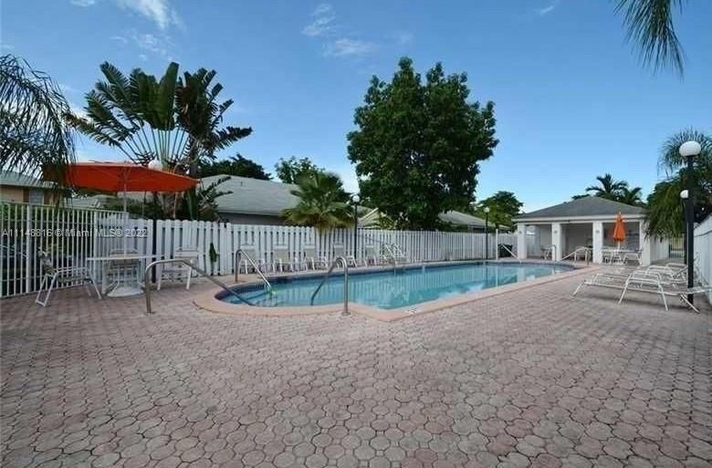 Recently Rented: $2,395 (2 beds, 2 baths, 1380 Square Feet)