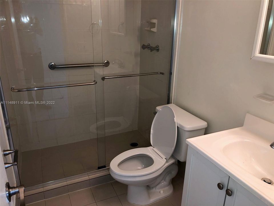 最近租的: $1,700 (2 贝兹, 2 浴室, 955 平方英尺)