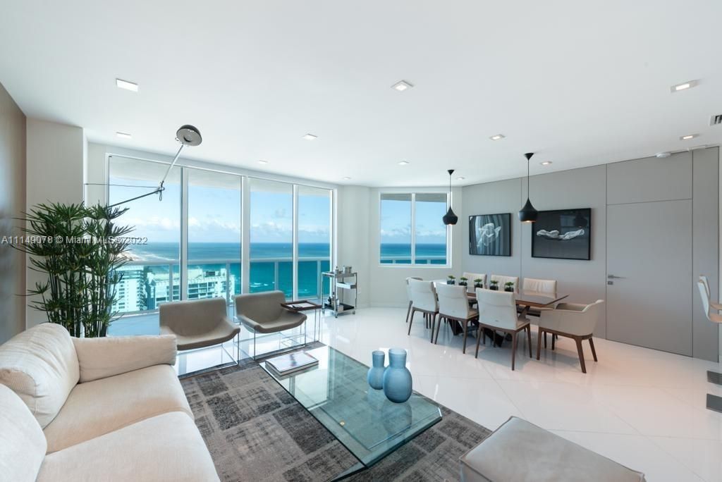 Recently Sold: $1,595,000 (3 beds, 3 baths, 2088 Square Feet)
