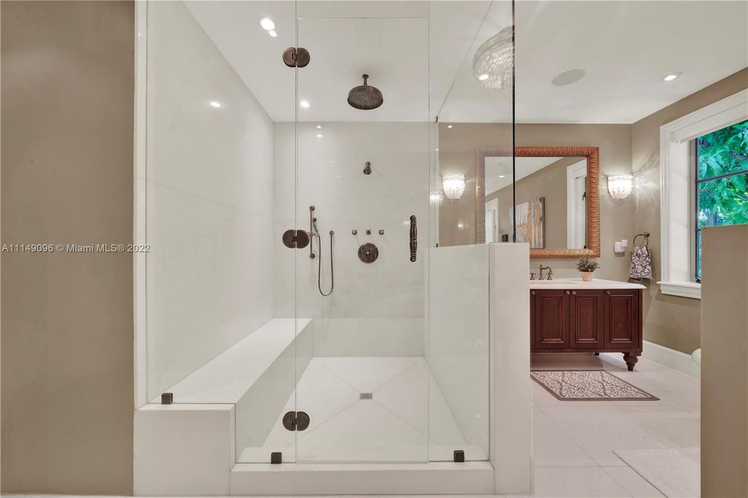 Недавно продано: $3,495,000 (4 спален, 4 ванн, 4111 Квадратных фут)