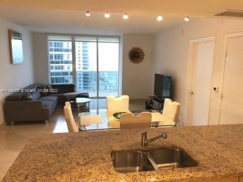 Recently Sold: $875,000 (2 beds, 2 baths, 1337 Square Feet)