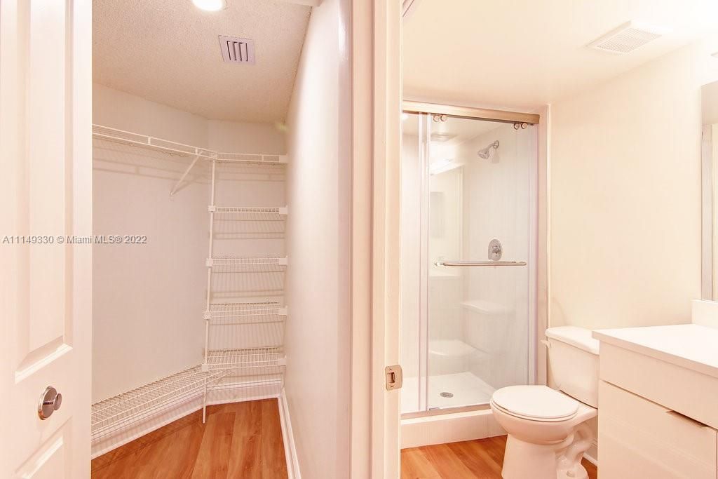 最近租的: $3,074 (2 贝兹, 2 浴室, 1054 平方英尺)