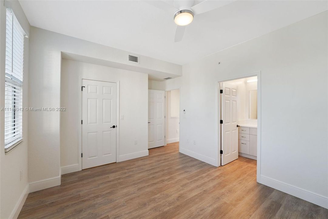 Recently Rented: $3,288 (2 beds, 2 baths, 1337 Square Feet)