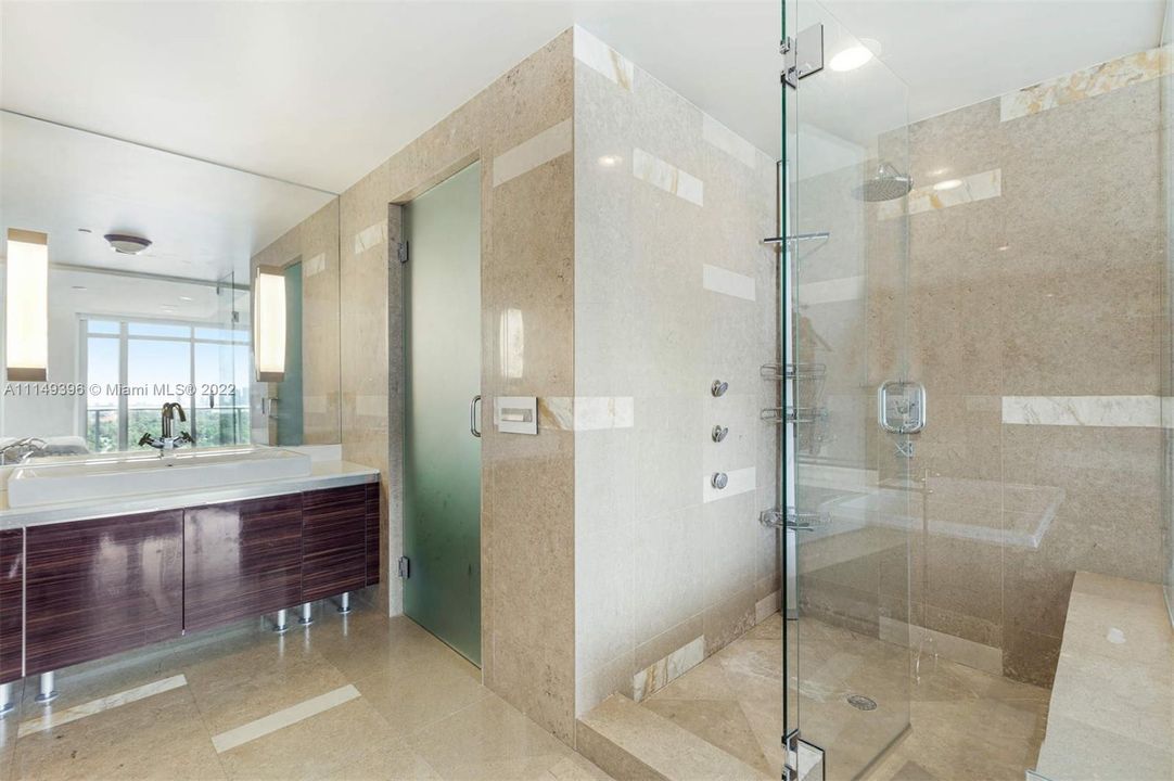最近售出: $2,975,000 (2 贝兹, 2 浴室, 1621 平方英尺)