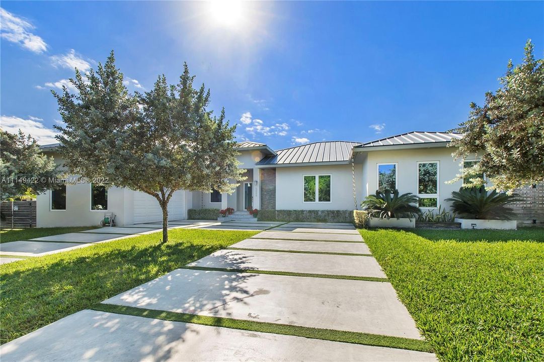 Recently Sold: $1,999,000 (4 beds, 4 baths, 3206 Square Feet)