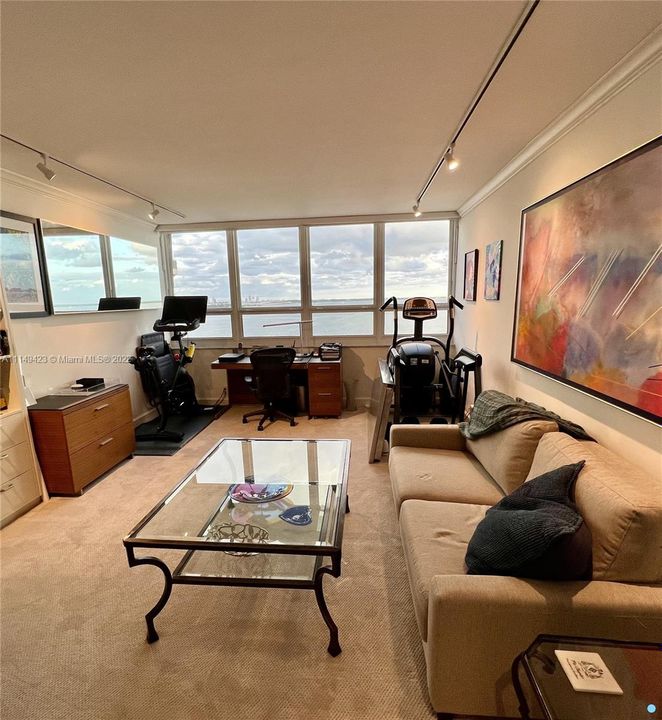 Recently Sold: $1,055,000 (2 beds, 2 baths, 1882 Square Feet)