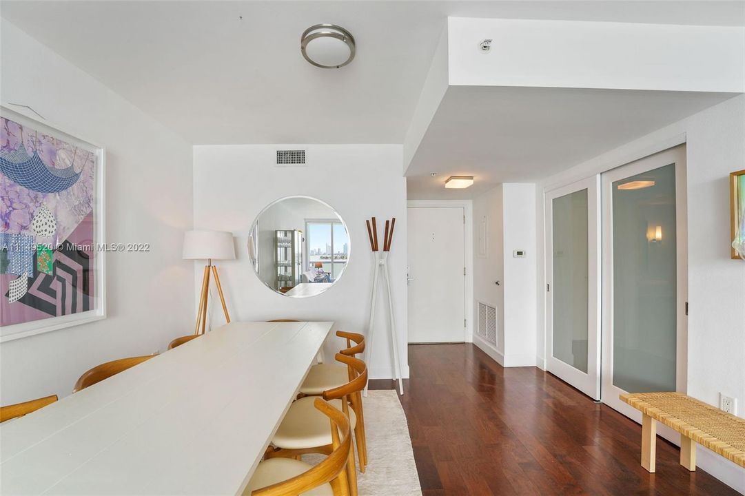 Recently Sold: $1,100,000 (2 beds, 2 baths, 1220 Square Feet)
