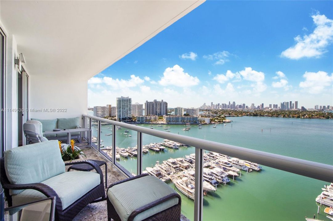 Recently Sold: $3,100,000 (3 beds, 3 baths, 2350 Square Feet)