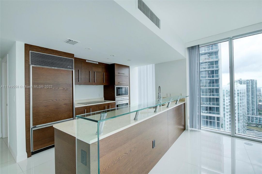 Recently Sold: $930,000 (2 beds, 2 baths, 1168 Square Feet)