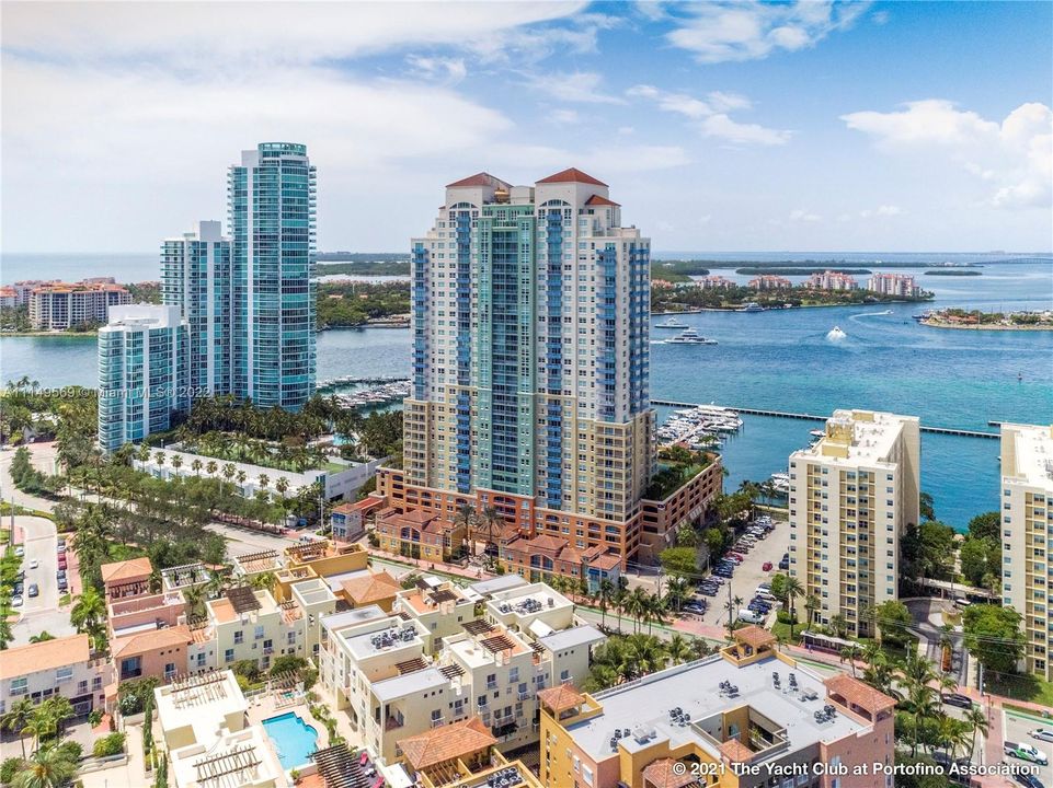 Recently Sold: $825,000 (2 beds, 2 baths, 1140 Square Feet)