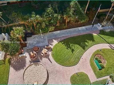 最近售出: $490,000 (2 贝兹, 2 浴室, 947 平方英尺)