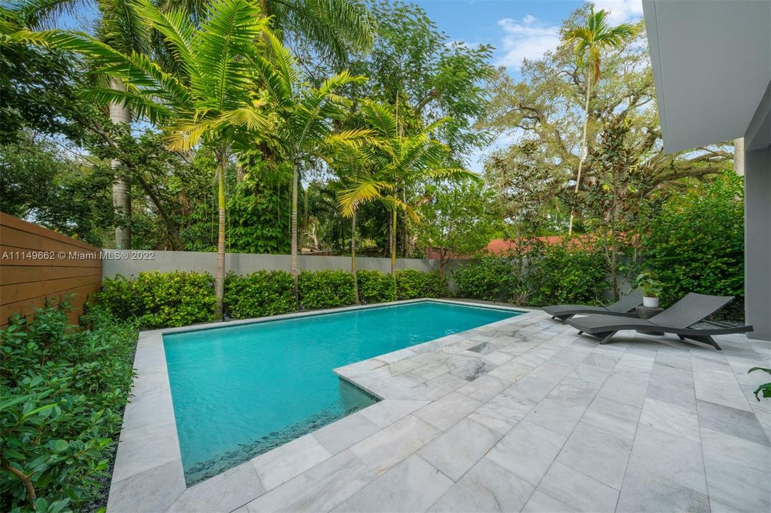 Recently Sold: $3,295,000 (5 beds, 6 baths, 3478 Square Feet)