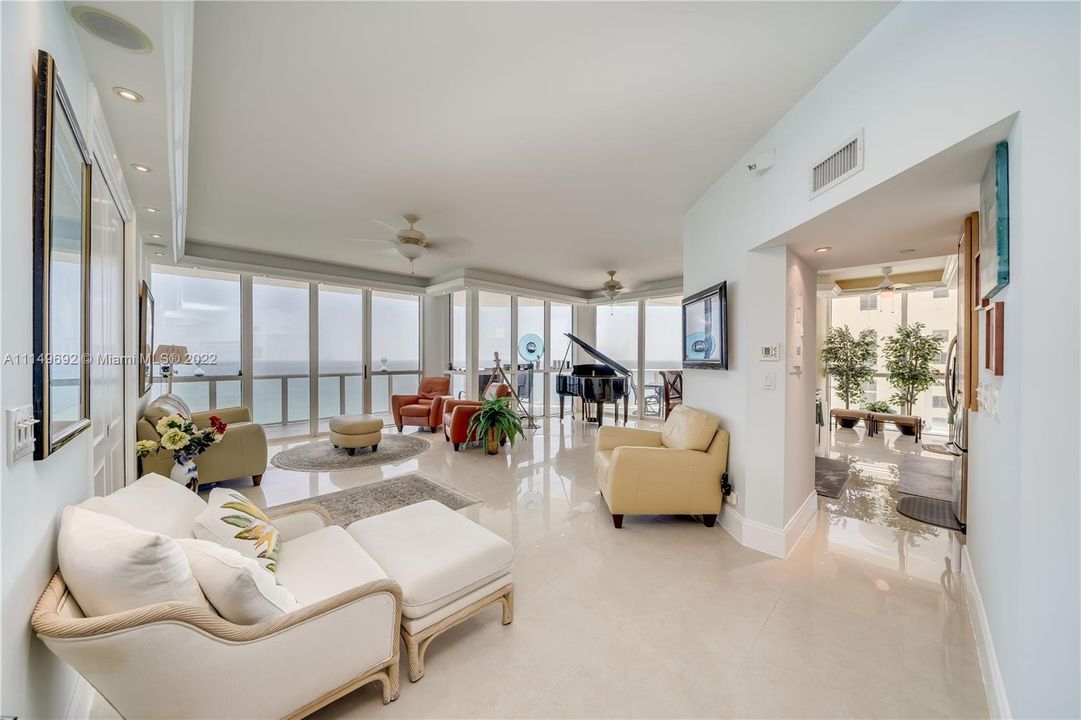 Recently Sold: $1,750,000 (3 beds, 3 baths, 2020 Square Feet)