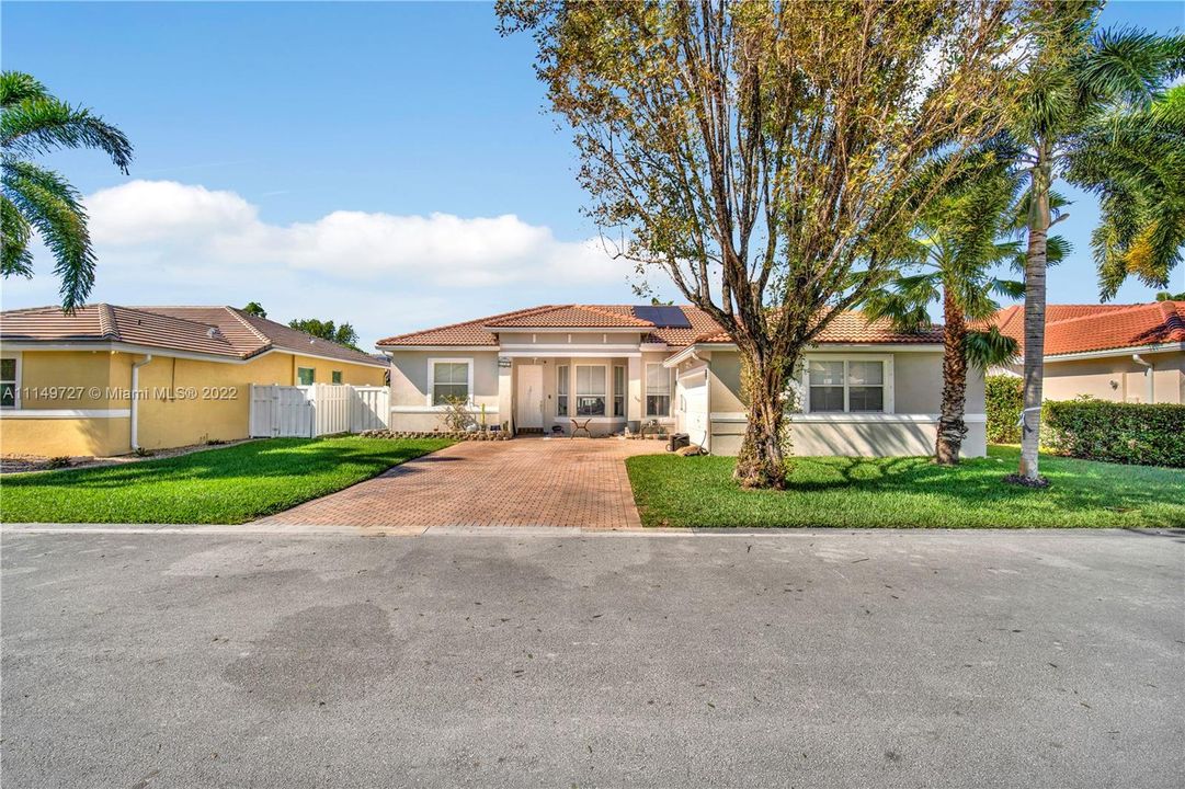 Recently Sold: $675,000 (3 beds, 2 baths, 1814 Square Feet)