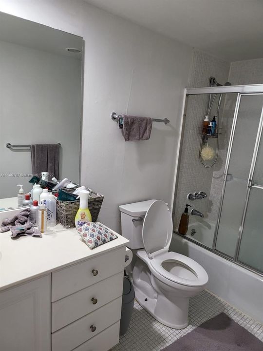Недавно арендовано: $2,900 (1 спален, 1 ванн, 1000 Квадратных фут)
