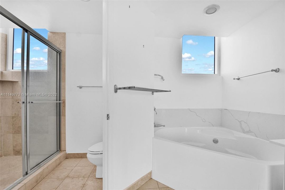 最近租的: $4,500 (2 贝兹, 2 浴室, 1660 平方英尺)