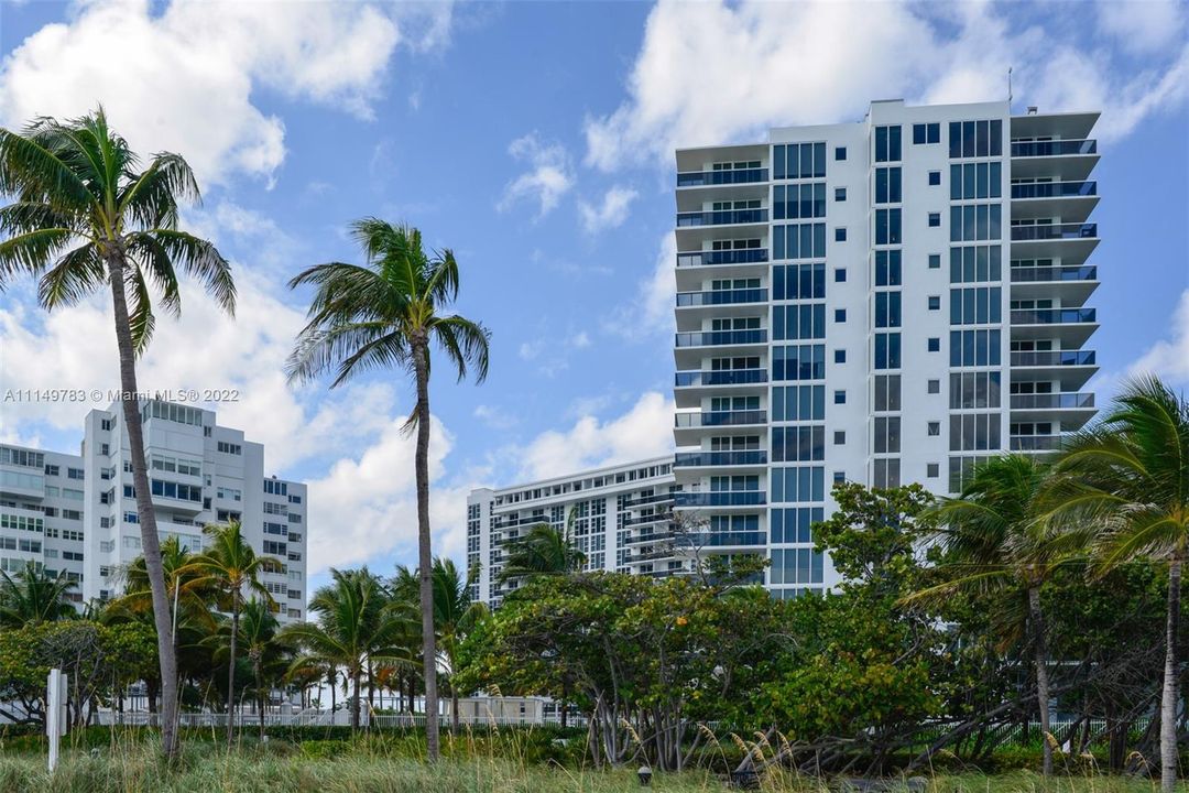 Recently Sold: $1,105,000 (2 beds, 2 baths, 1056 Square Feet)
