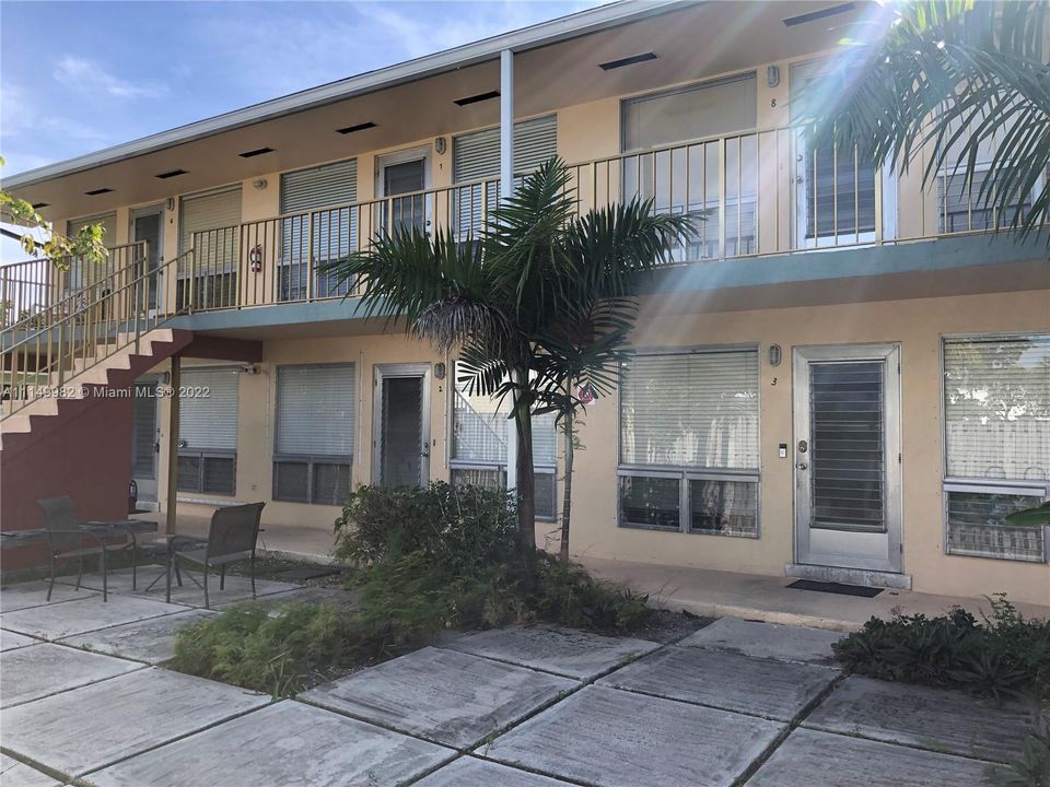 Recently Sold: $108,000 (1 beds, 1 baths, 580 Square Feet)