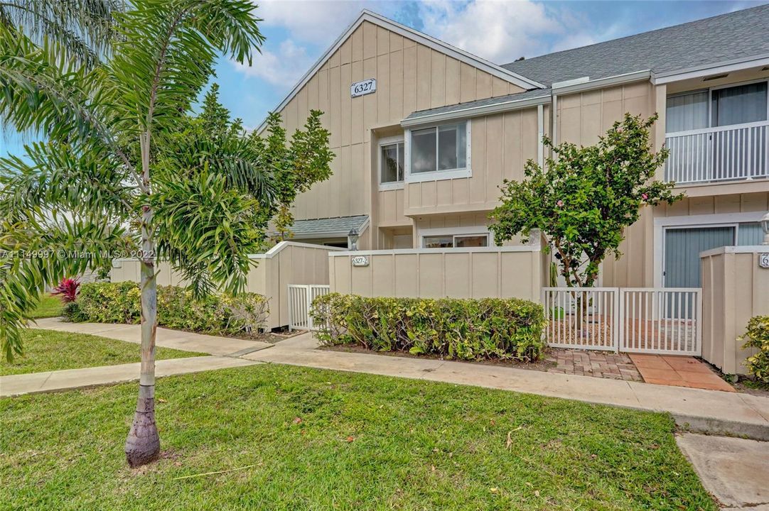 Vendido Recientemente: $284,900 (3 camas, 2 baños, 1159 Pies cuadrados)