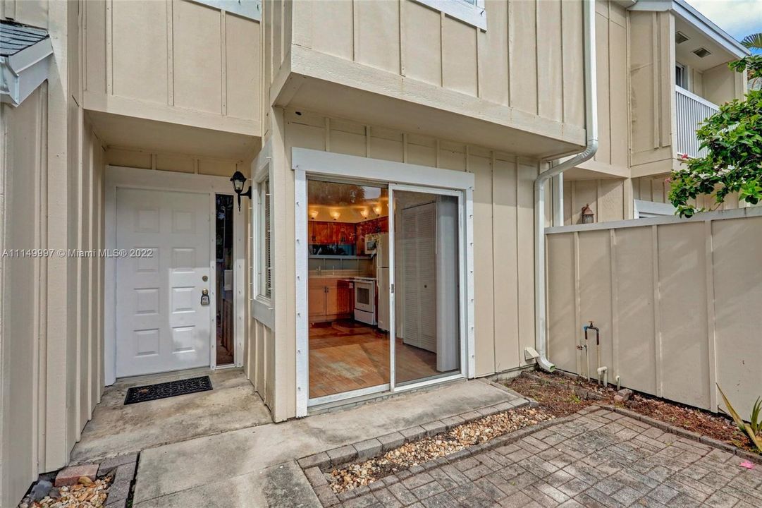 Vendido Recientemente: $284,900 (3 camas, 2 baños, 1159 Pies cuadrados)