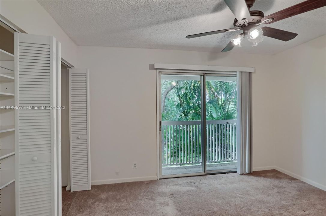 Vendido Recientemente: $284,900 (3 camas, 2 baños, 1159 Pies cuadrados)