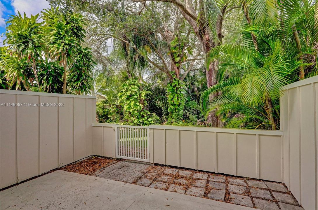 Vendido Recientemente: $284,900 (3 camas, 2 baños, 1159 Pies cuadrados)