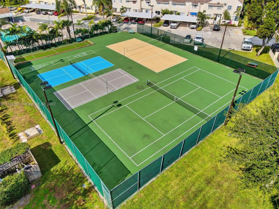 Vendido Recientemente: $284,900 (3 camas, 2 baños, 1159 Pies cuadrados)