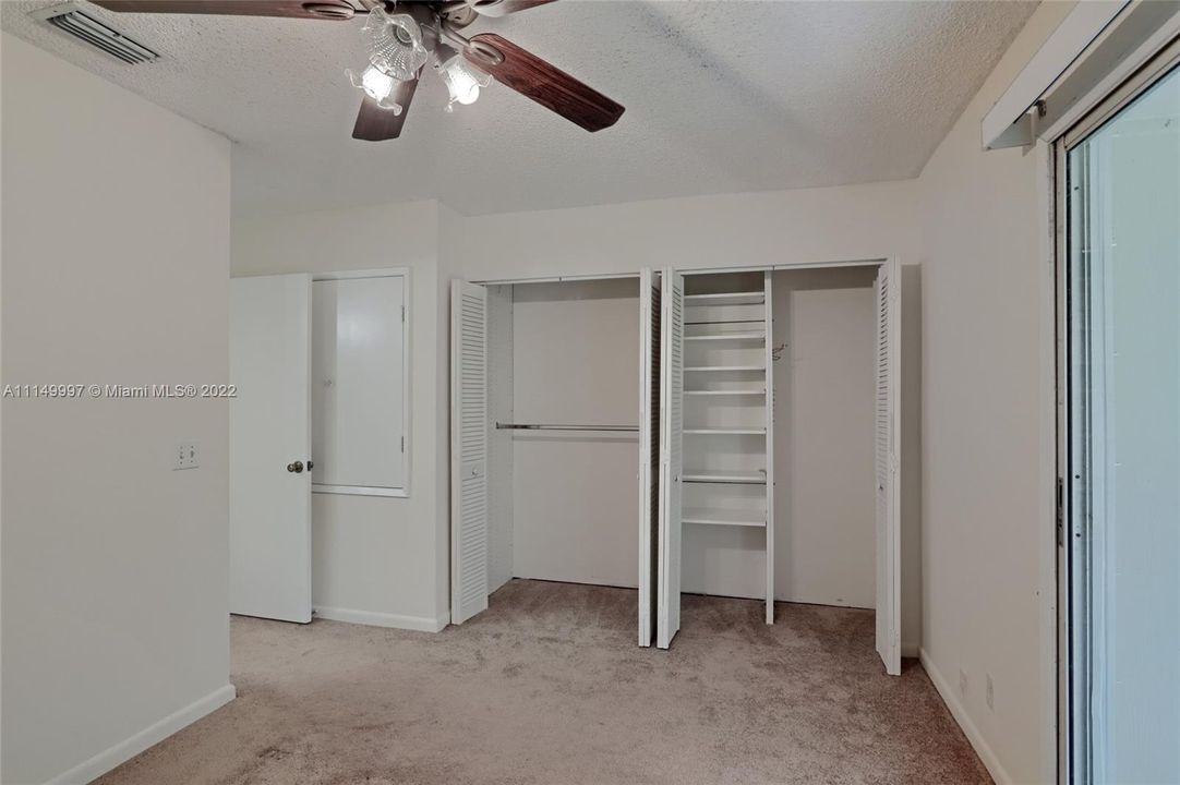 Vendido Recientemente: $284,900 (3 camas, 2 baños, 1159 Pies cuadrados)