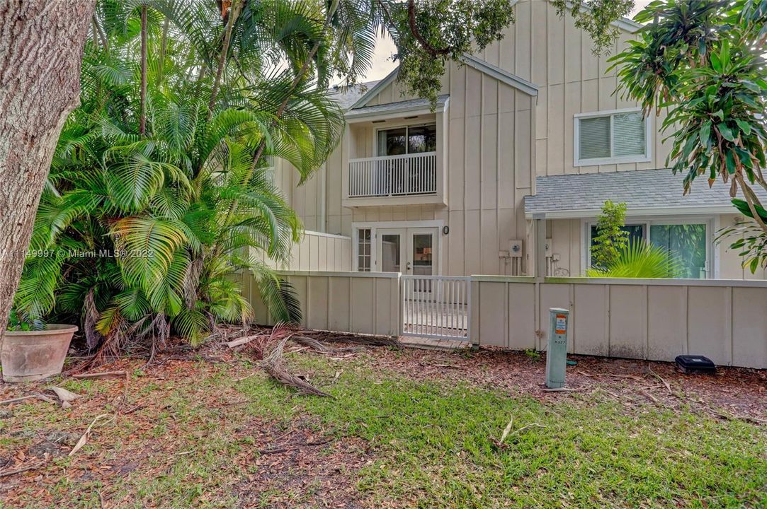 Vendido Recientemente: $284,900 (3 camas, 2 baños, 1159 Pies cuadrados)