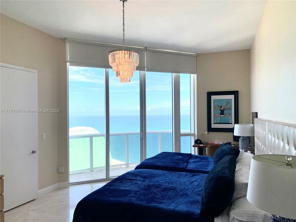 Recently Sold: $2,150,000 (3 beds, 3 baths, 2327 Square Feet)