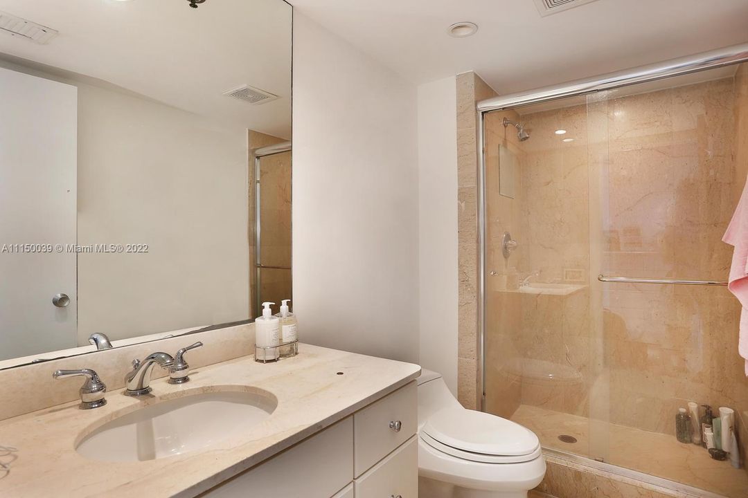 最近租的: $11,500 (2 贝兹, 2 浴室, 1950 平方英尺)