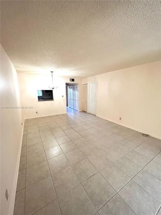 Recently Rented: $1,100 (1 beds, 1 baths, 720 Square Feet)