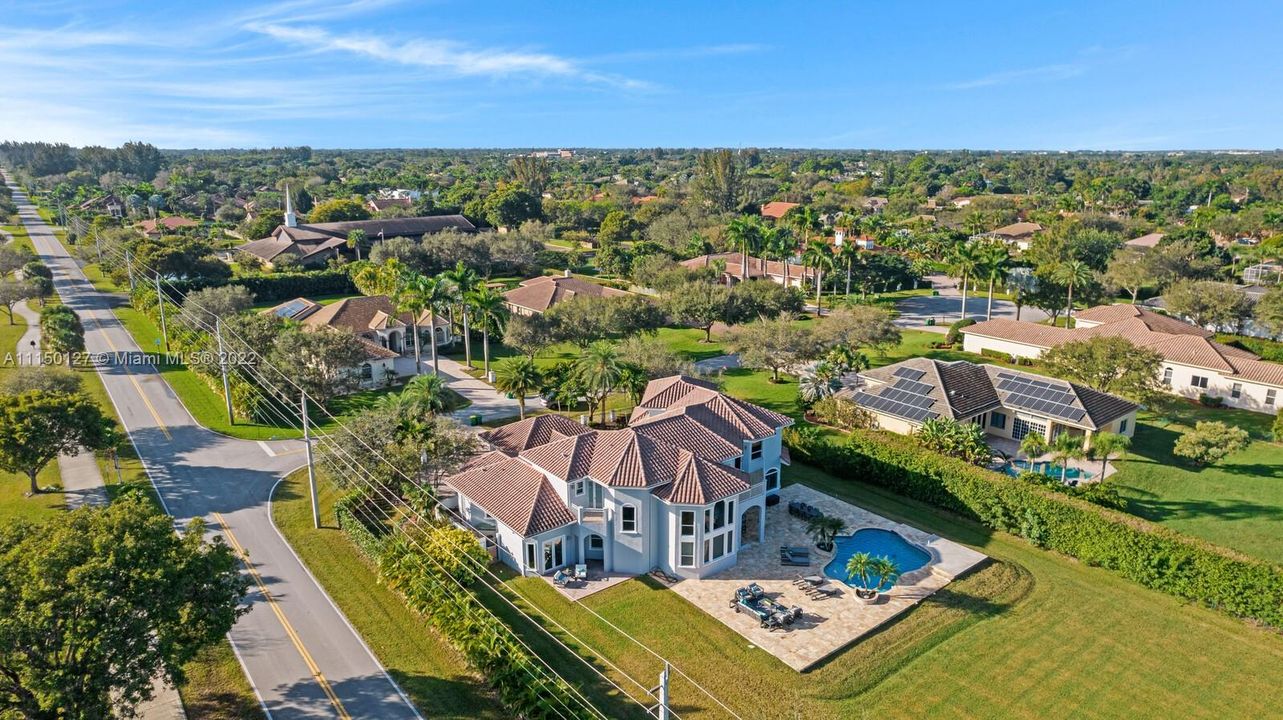 Recently Sold: $1,685,000 (5 beds, 4 baths, 5193 Square Feet)