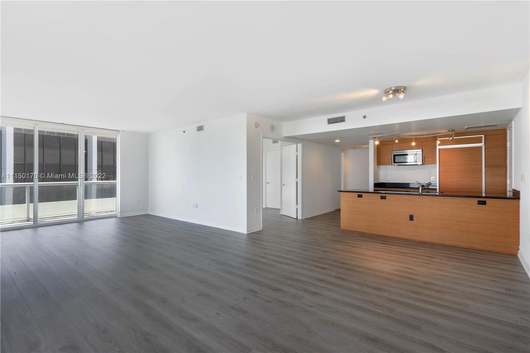 Recently Sold: $995,000 (3 beds, 2 baths, 1789 Square Feet)