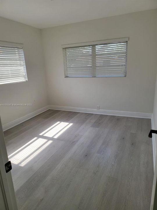 Recently Rented: $4,350 (3 beds, 2 baths, 1423 Square Feet)