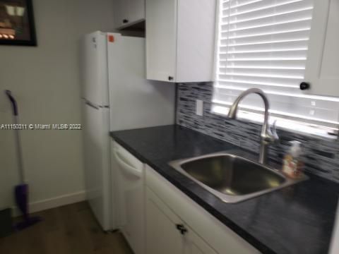 Recently Rented: $1,700 (1 beds, 1 baths, 700 Square Feet)